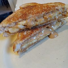 A picture of Fried Peanut Butter & Banana Sandwiches 🥜🍌🍞.