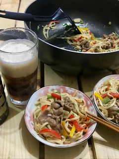三色梅花豬肉炒麵 的食譜成品照片