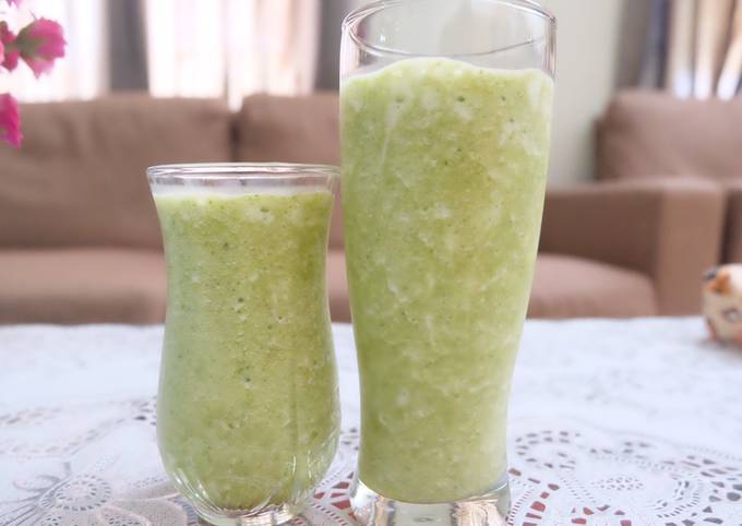 Bagaimana Menyiapkan Green Smoothies Selada Romaine &amp; Nanas Anti Gagal