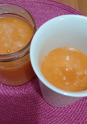 Una foto de Jugo de papaya y sandía