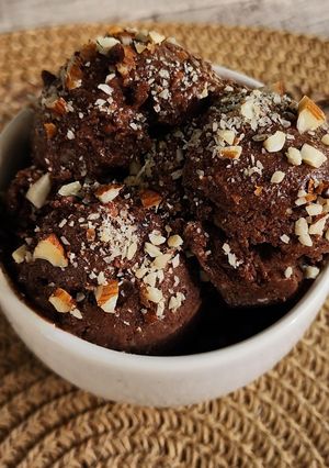 Una foto de 🍫🍌Helado granizado de banana con cacao 🍌4 ingredientes 🍌🍫