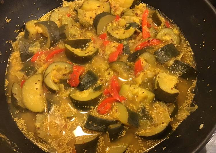 Poivrons courgettes et chou kale à la moutarde à l ancienne et curry