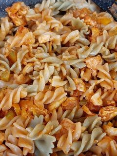 عکسی از دستور ماکارونی با مرغ