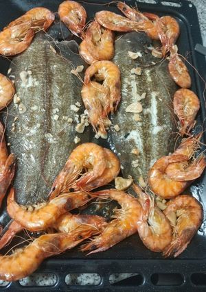 Una foto de Lenguado con langostinos