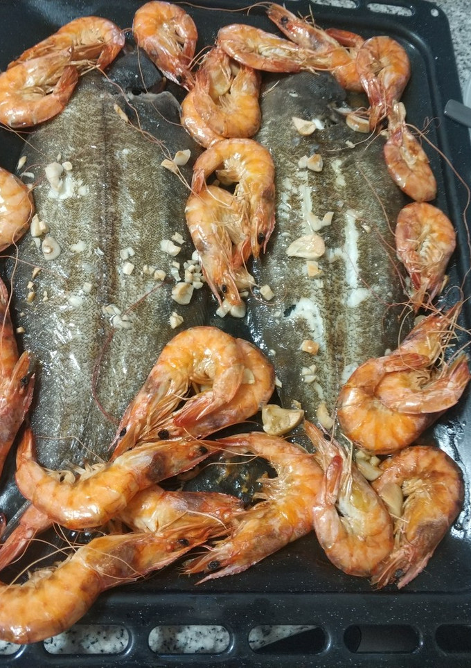 Una foto de Lenguado con langostinos