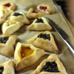 A picture of Hamentashen.