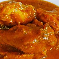 A picture of Pressure cooker chicken curry.