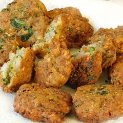 A picture of Masala vada.