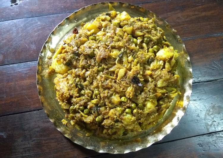 Simple Way to Make Favorite Cabbage  potato peas curry