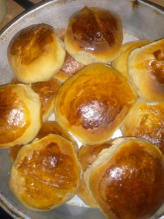 Una foto de Pancitos rellenos de jamón y queso 🤗