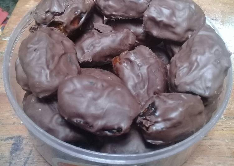 Kurma cokelat isi mede
