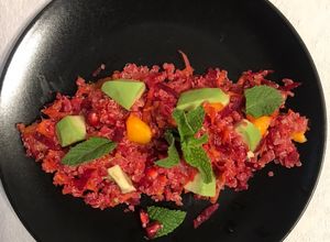 Una foto de Ensalada de quinoa con mango