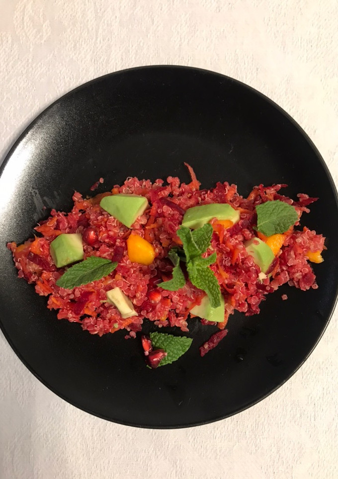 Una foto de Ensalada de quinoa con mango