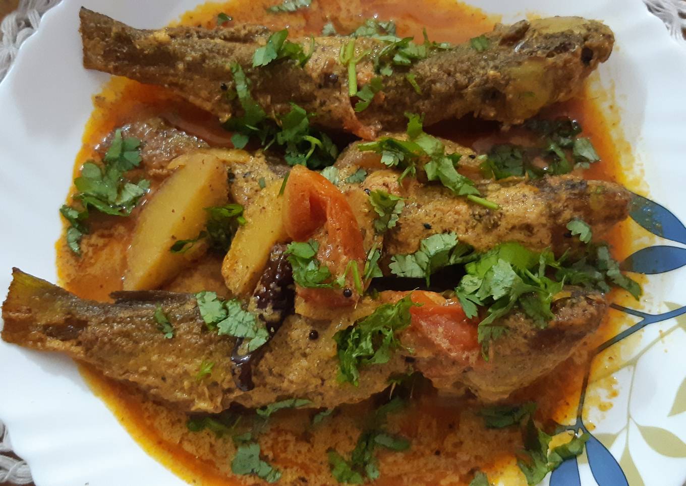 Pohala macha besara(Fried Pohala fish in tangy mustard gravy)