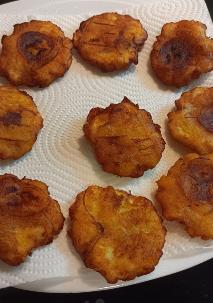 Una foto de Tostones de plátano cubanos