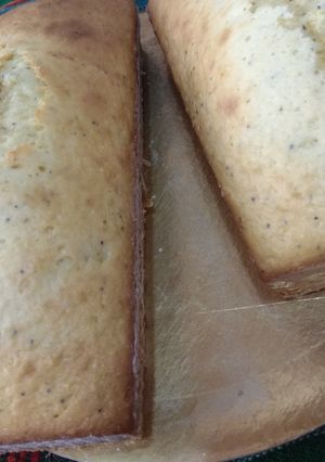 Una foto de Budín de limón y amapola