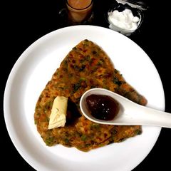 A picture of Methi Parantha.