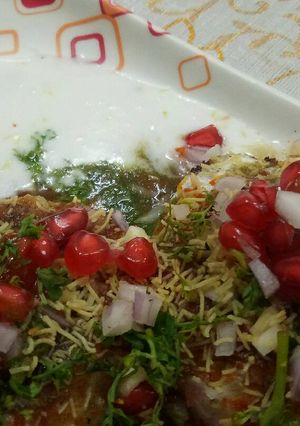 A picture of Dahi aalu tikki.