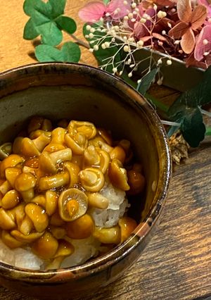 A picture of Nameko Mushrooms with Grated Daikon Radish.