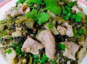 Hình của món Lòng non xào dưa cải chua.