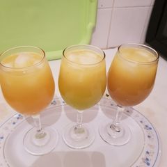 A picture of Pineapple and Apple juice.
