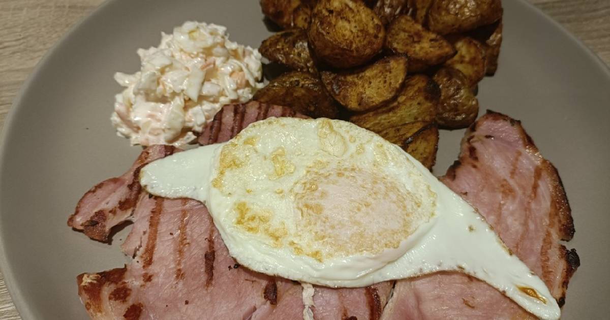 Gammon steaks with garlic and cajun air fryer potatoes Recipe by