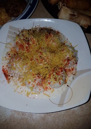 A picture of Dahi vada.