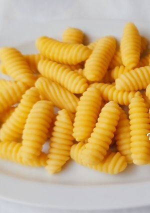 Hình của món Làm NUI hình con đuông dừa.