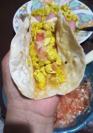 Una foto de 🌮TACOS DE POLLO Y DE CARNE.🌮