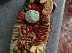Una foto de Tabla de picoteo salada