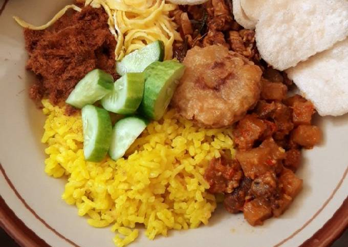 Nasi Kuning Komplit (pakai rice cooker)