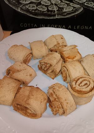 Una foto de Cinnamon rolls de avena y plátano en la airfryer