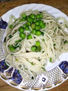 صورة لوصفة معكرونه بالبسله والبقدونس ☘️🍝