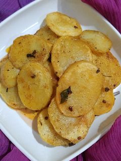 आलू कतली फ्राई (Aloo Katli Fry recipe in hindi) रेसिपी मुख्य फोटो