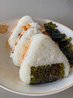 Foto resep Onigiri isi ayam pedas