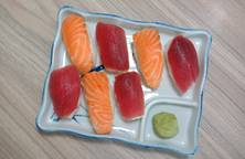 SAKE & MAGURO NIGIRI (Sushi cá hồi và cá ngừ)