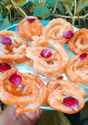 જલેબી(Jalebi recipe in Gujarati) રેસીપી મુખ્ય ફોટો