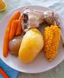 Βραστό κοτόπουλο με λαχανικά στην χύτρα και θρεπτικός ζωμός για την κατάψυξη