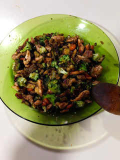 Una foto de Salteado de verduras con pollo