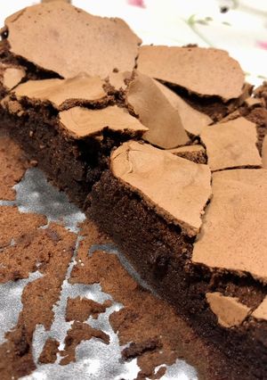 Una foto de Torta húmeda de chocolate sin harina