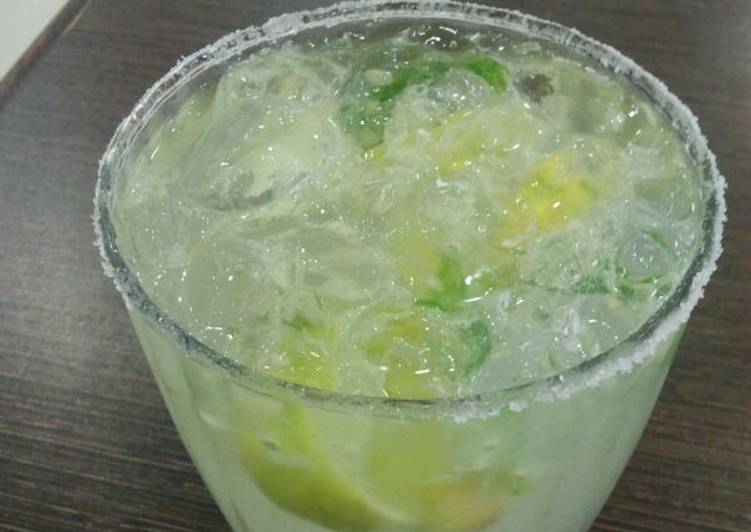 Steps to Make Lemon chiled water
