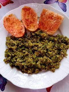 Una foto de Revuelto de espárragos 😋