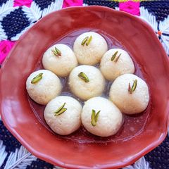 A picture of Rosogolla.