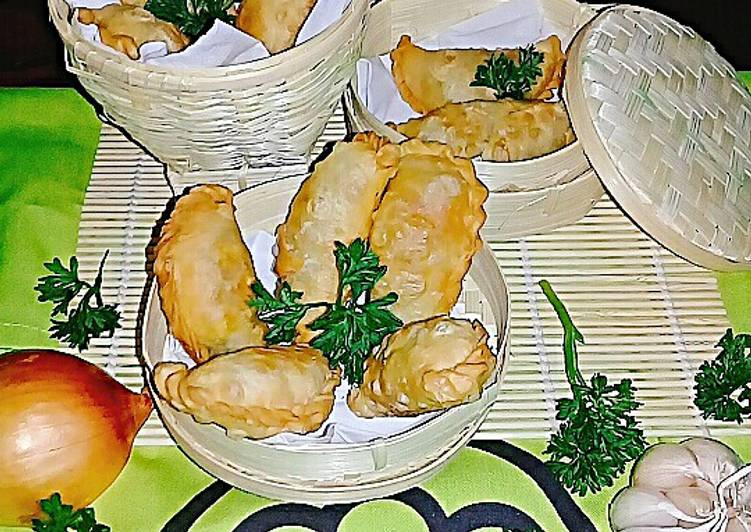 Pastel Isi Rogut Sayur, Telur & Sosis