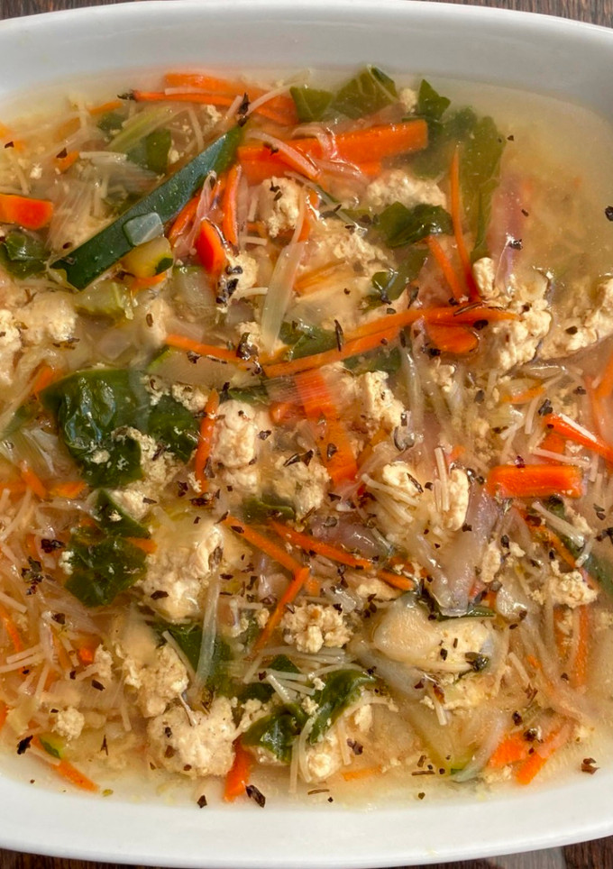 Una foto de Sopa juliana de verduras con carne picada
