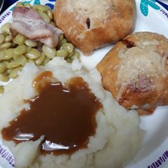 A picture of Beef Oven Pockets.