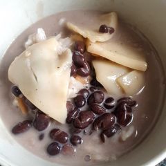 A picture of Sweet black bean and sticky rice with Young Coconut (vegan).