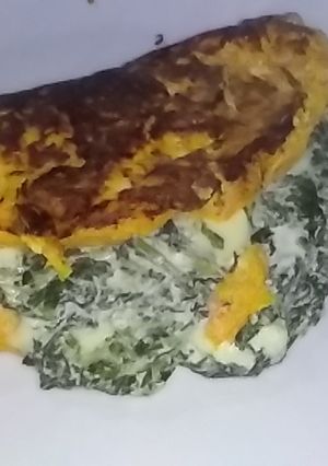 Una foto de Omelette de calabaza y zanahoria relleno de acelga y queso