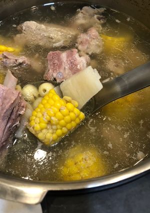 蓮子山藥玉米排骨湯 的食譜成品照片