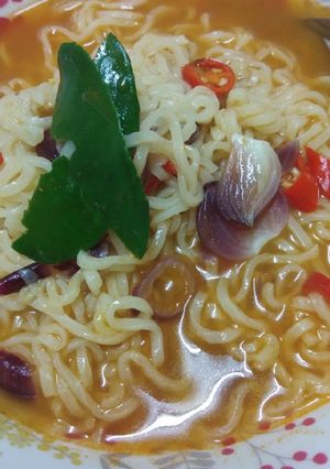 Gambar Maggi Kari Masam Pedas resepi asal Ameera Khan (adik Neelofa)